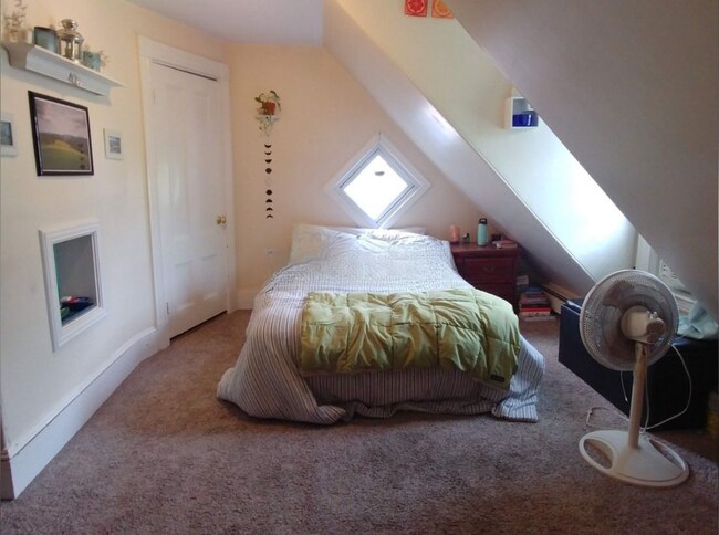 Building Photo - 1539 Cambridge St