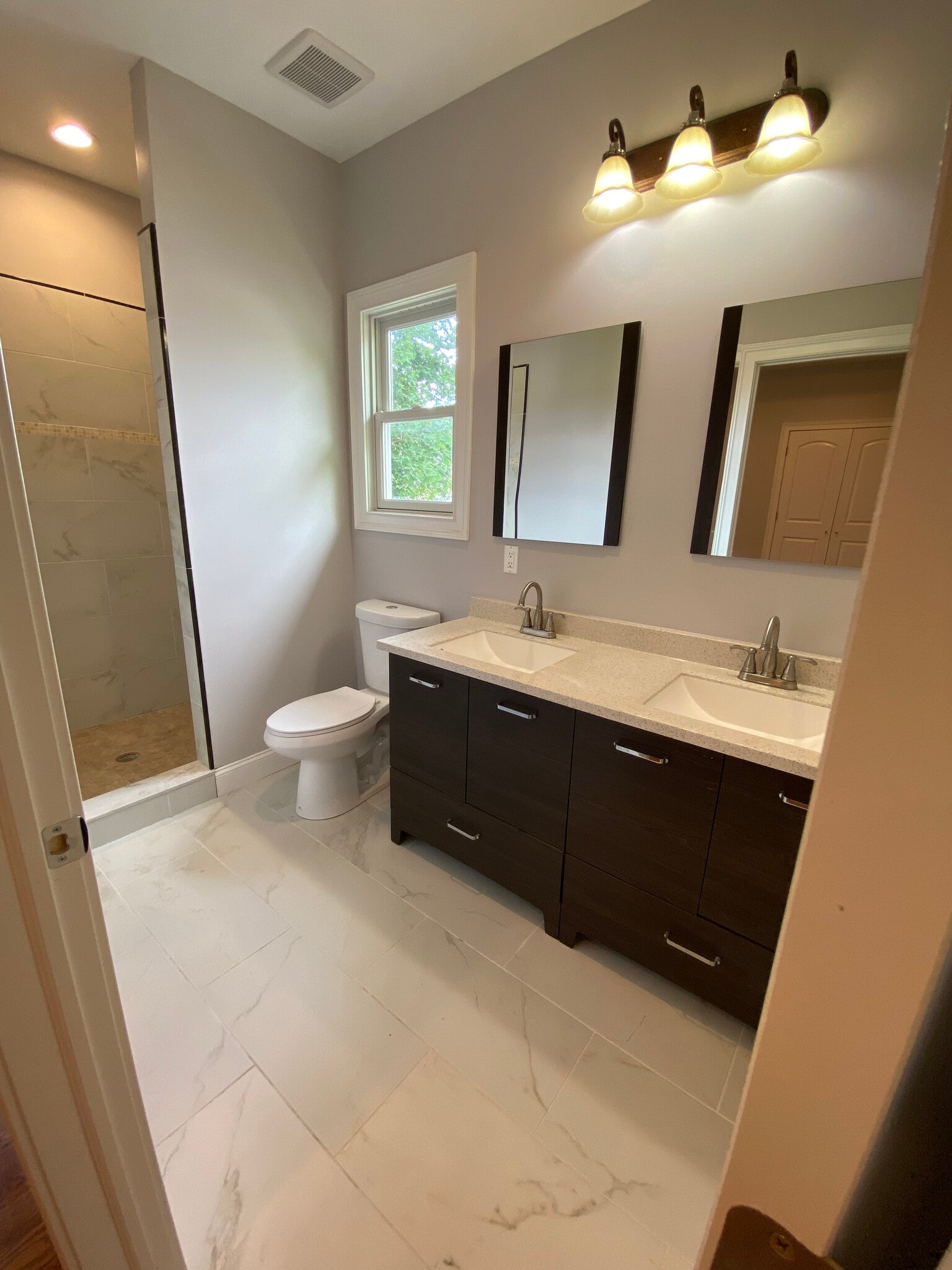 Master bathroom - 29 Pleasant Ave