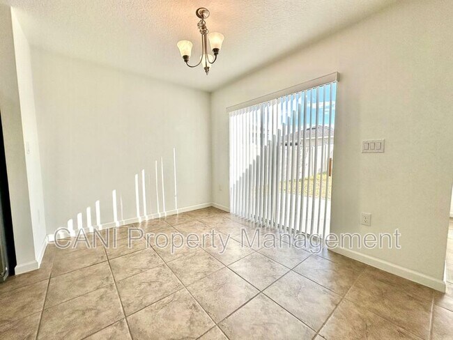 Building Photo - 3807 Whitney Wy