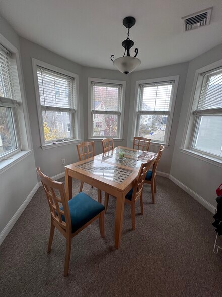 Building Photo - 99 Hillside St