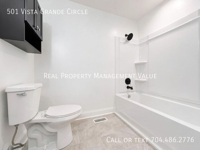 Building Photo - 501 Vista Grande Cir