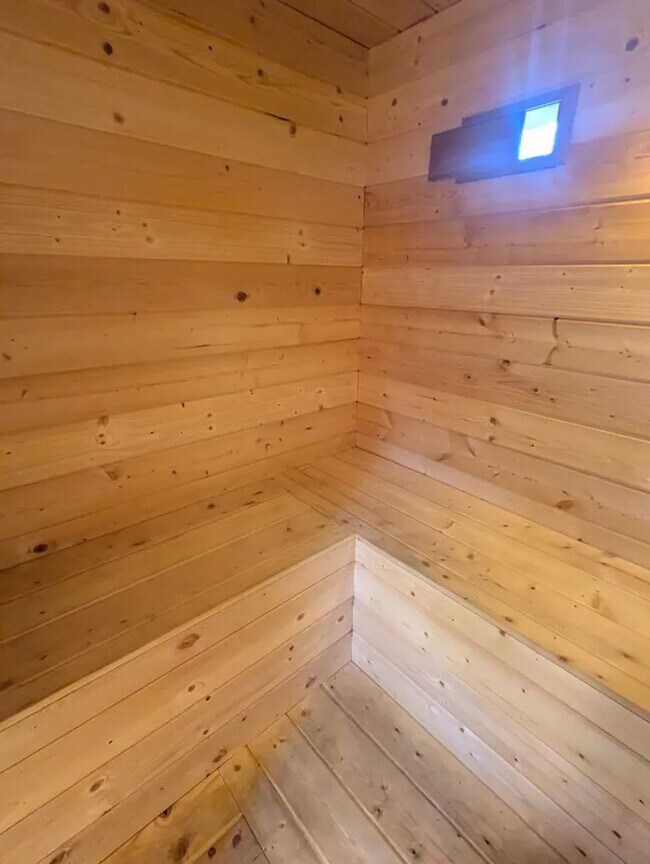 Building Photo - Spacious 4-Bedroom Estate with Chef’s Kitchen