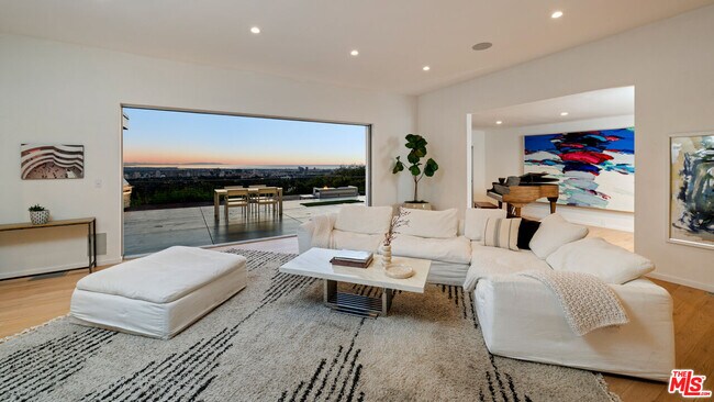 Building Photo - 10134 Angelo View Dr