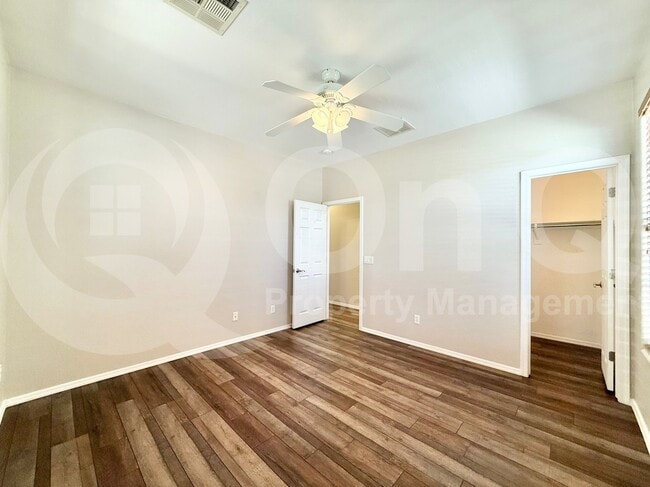 Building Photo - 2849 E Fandango Dr