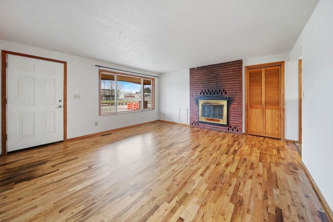 Building Photo - 4216/4218 6th Ave NE Lacey, WA 98516