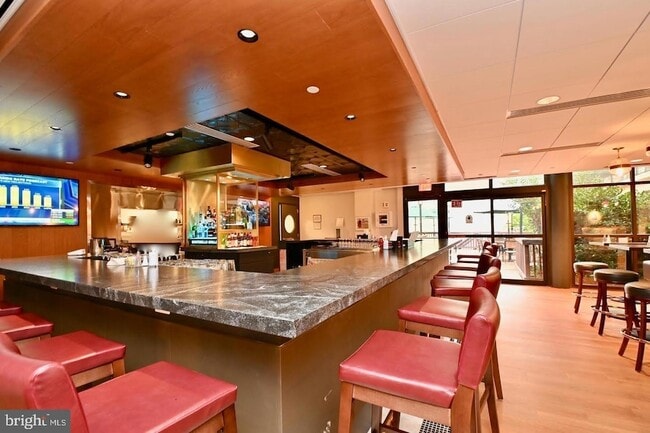 Building Photo - 5901 Mt Eagle Dr