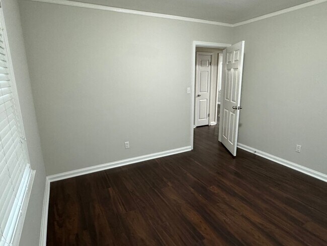 Building Photo - BRICK & BEAUTIFUL! 3 Bedroom MOVE IN READY