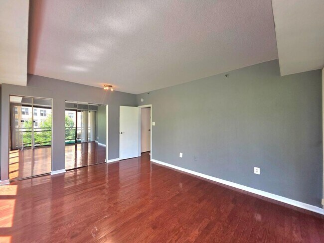 Building Photo - 1530 Key Blvd