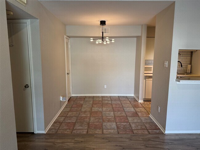 Building Photo - 1880 White Oak Dr