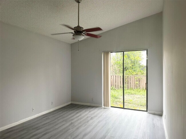 Building Photo - 10461 NW 12th Ct