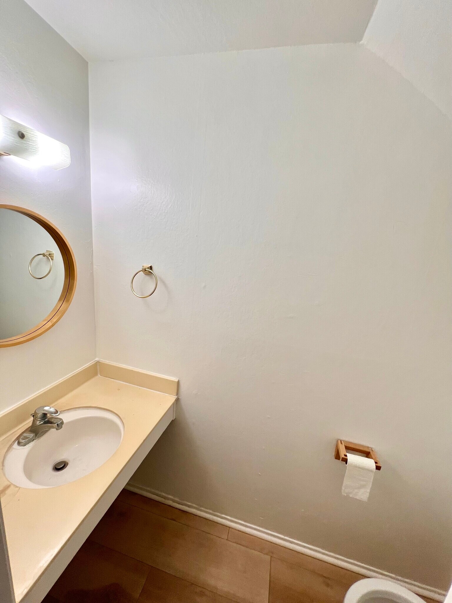 Half bath downstairs - 38612 Royal Ann Cmn