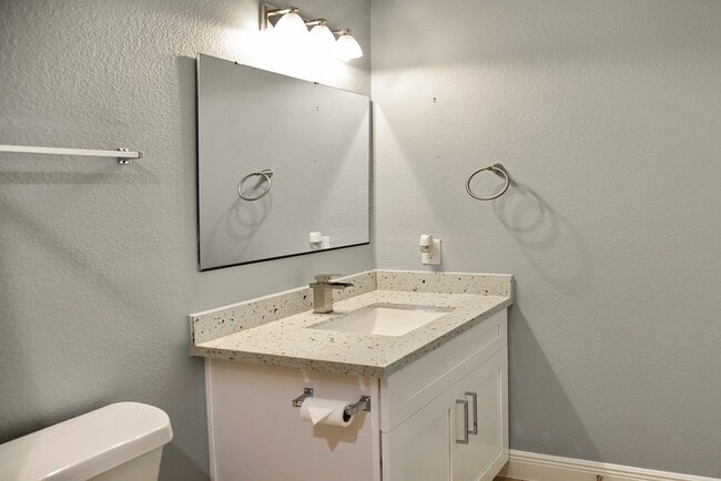 Building Photo - 5046 Van Fleet St