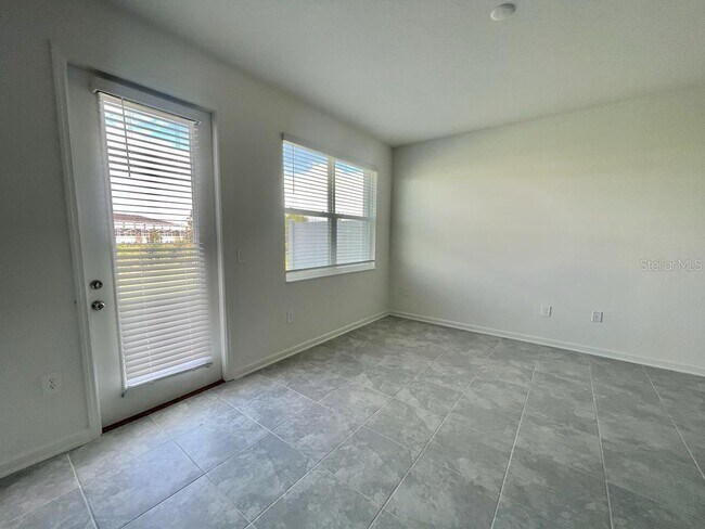 Building Photo - 374 Bogey Dr