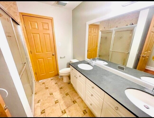 Building Photo - 600 Academy Ct