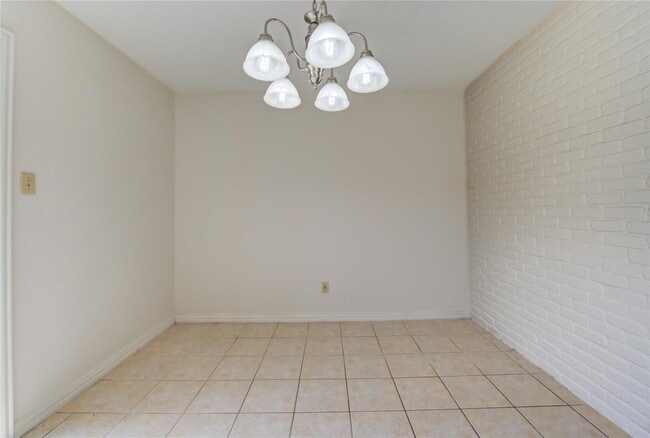 Building Photo - 14633 Perthshire Rd