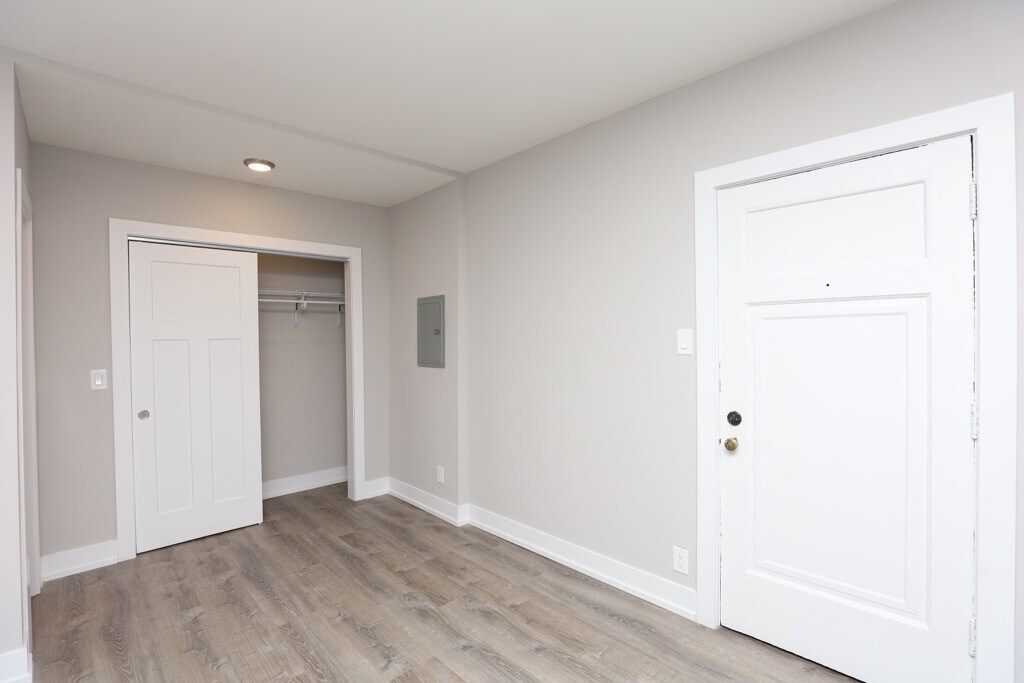 Building Photo - 4551 N Damen Ave