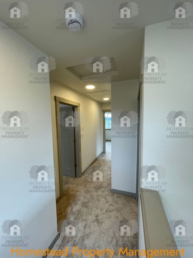 Building Photo - BEAUTIFUL HOME IN DALLAS!