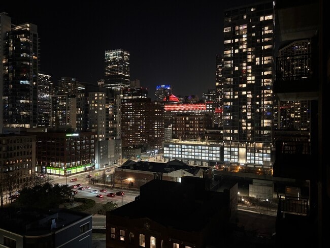 Building Photo - 400 W Ontario St