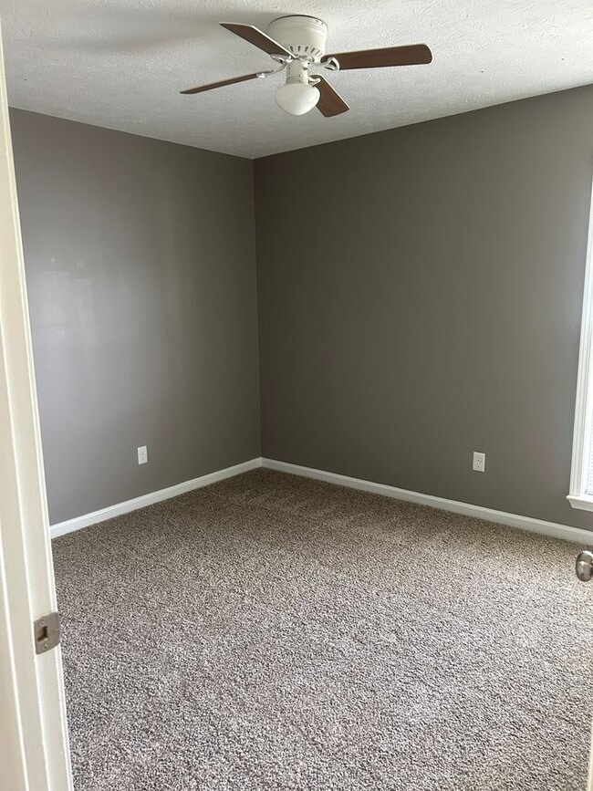 Building Photo - 3 bd 2 ba home on a cul de sac