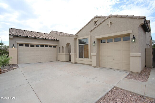 Building Photo - 779 E Mead Dr