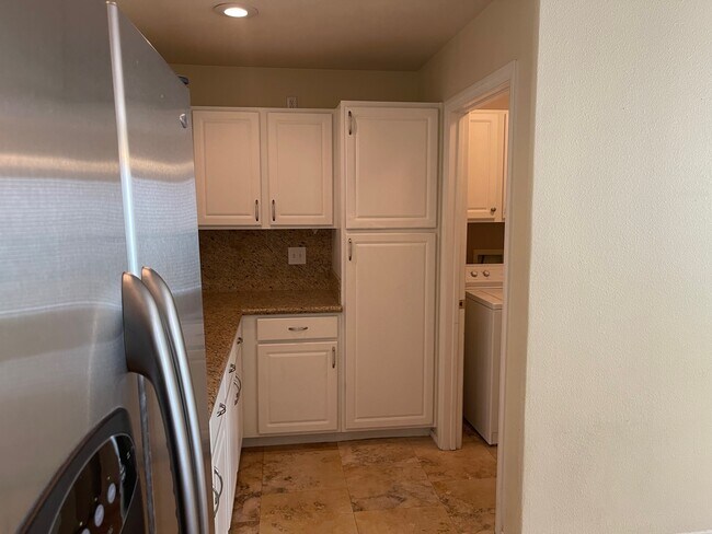 Building Photo - 2246 Sisley Pl