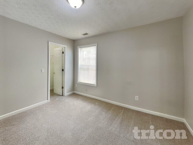 Building Photo - 62 Kirkhill Dr