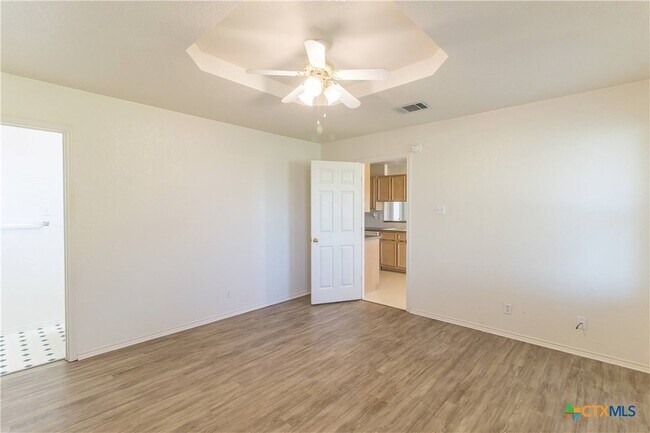 Building Photo - 4514 Hondo Dr