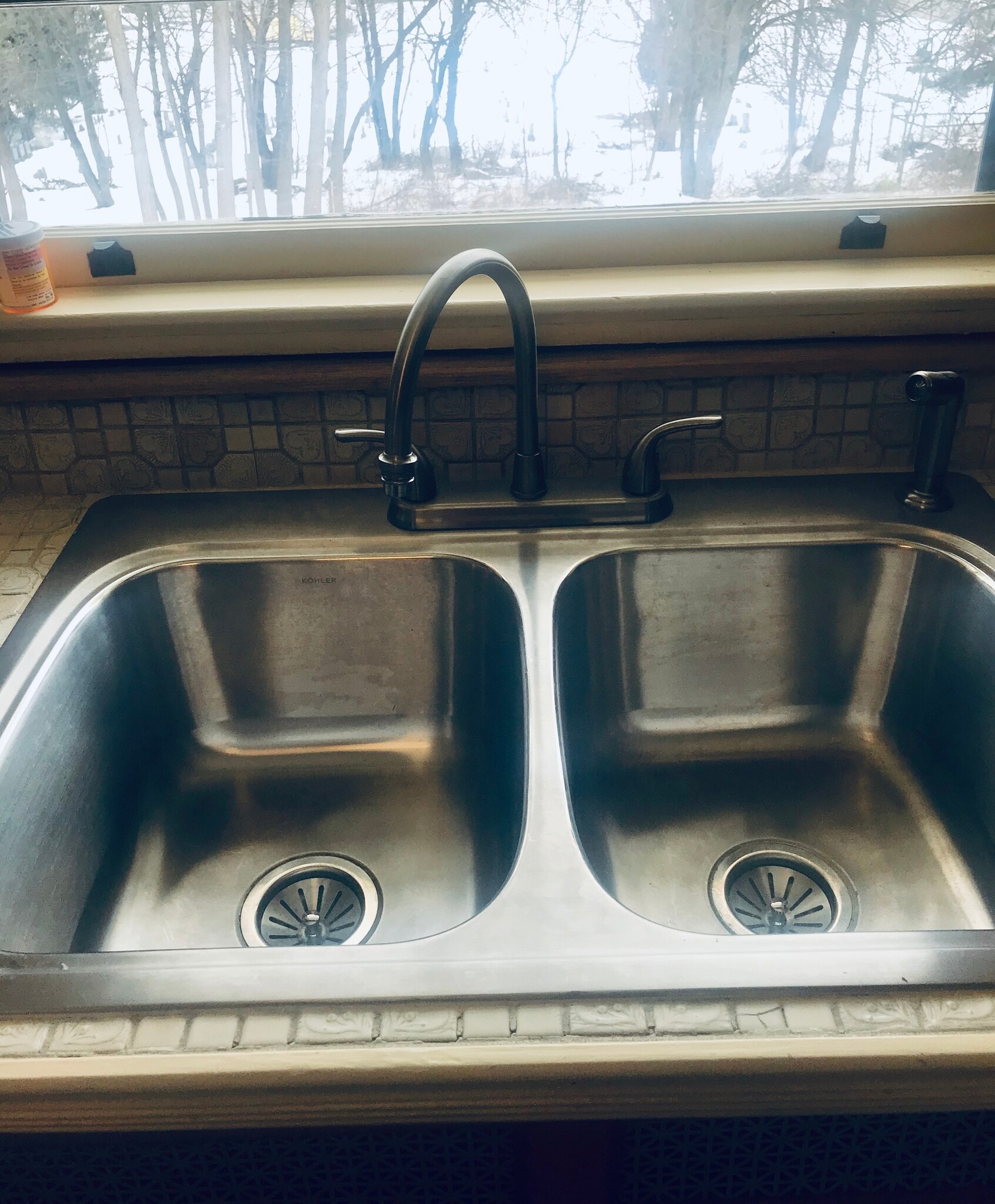 New deep sinks! - 6012 Donlar St