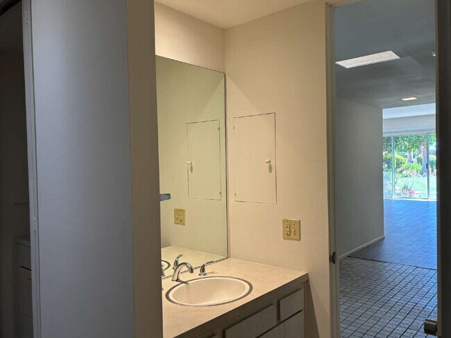 Building Photo - Indian Wells CC  For Rent!