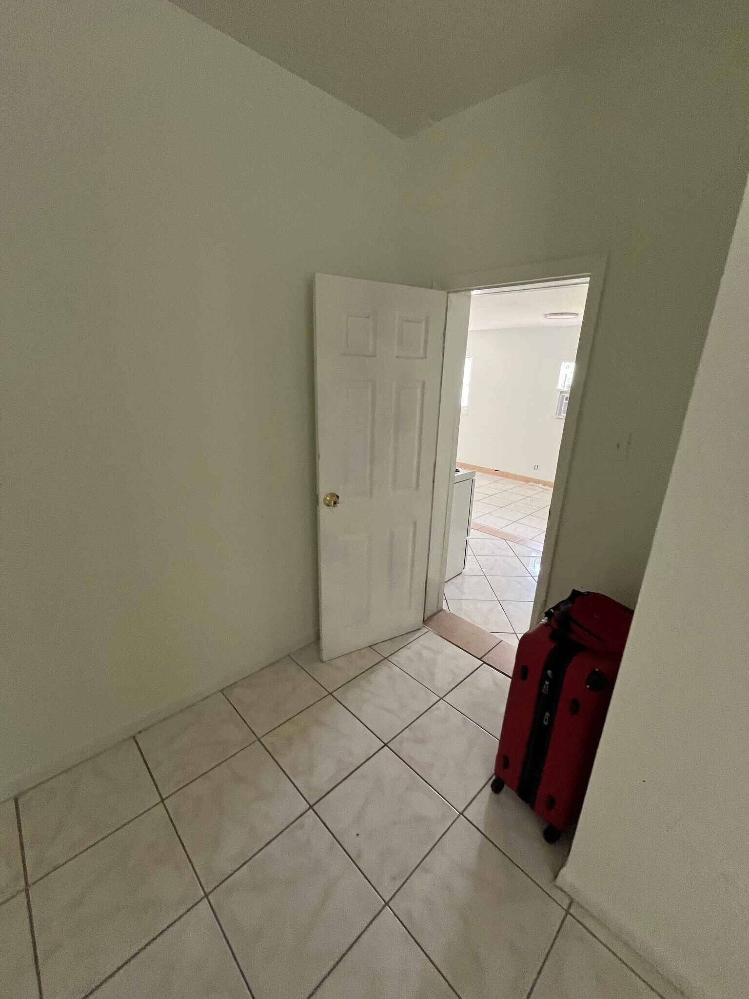 Building Photo - 23 Mountain Dr