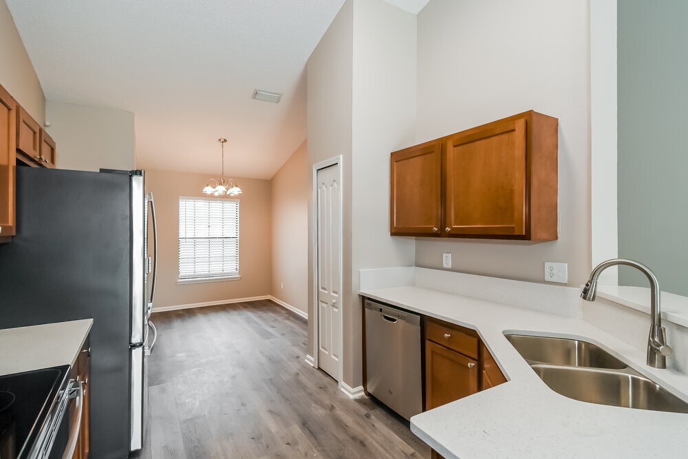 Building Photo - 596 Artesian Ln