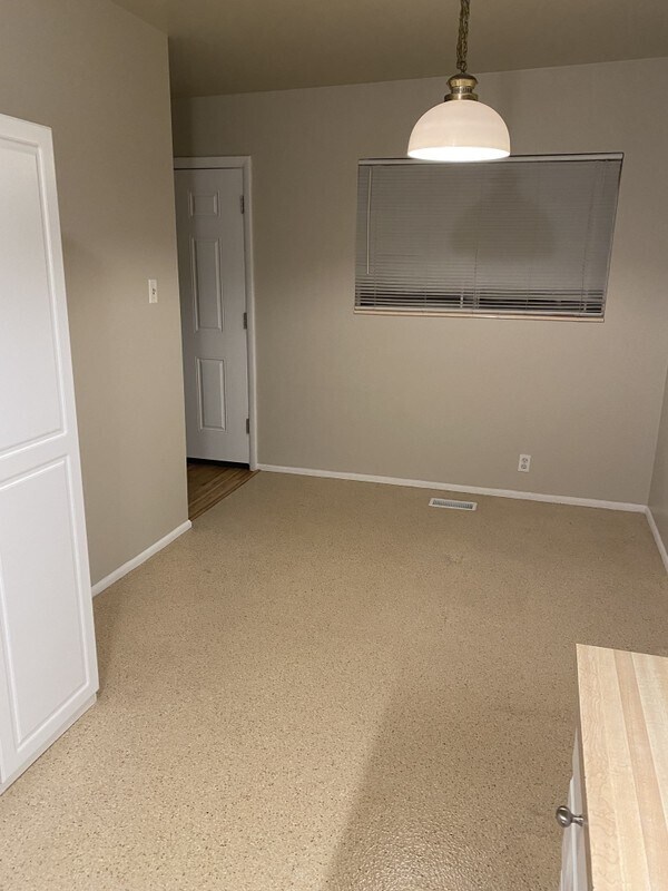 Building Photo - 2639 S 400 E