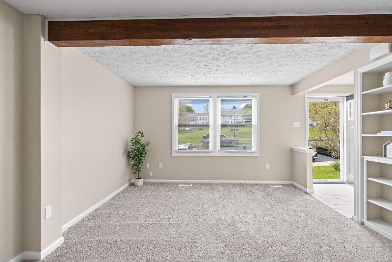 Building Photo - 131 Spruce Woods Ct