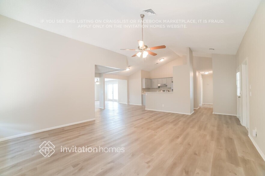 Building Photo - 12522 N 85th Ave