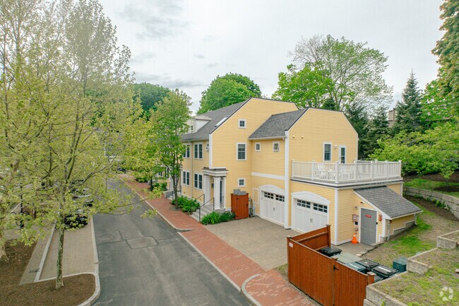 Building Photo - Foundry Square Condominiums
