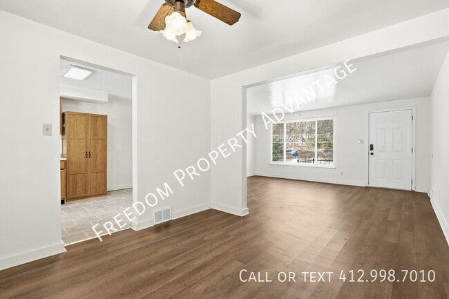 Building Photo - 3396 Columbia Dr