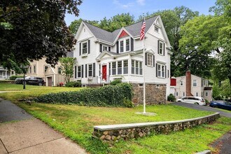 Building Photo - 103 Hollis Ave