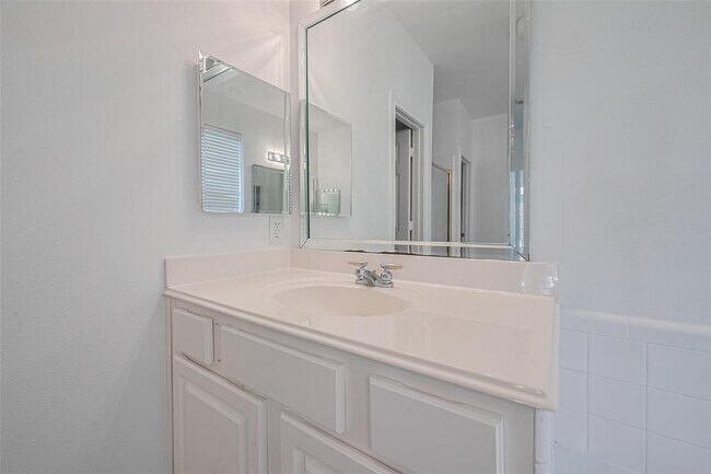 Building Photo - 3118 Emory Oak Ln