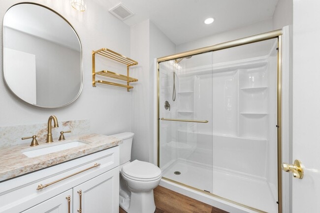 Building Photo - Condo for rent in Santa Barbara Near UCSB