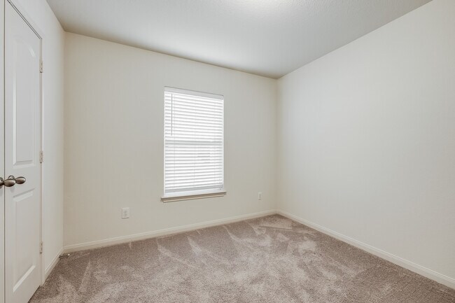 Building Photo - 113 Independence Ave