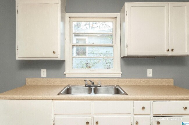 Building Photo - 1328 5th Pl NW