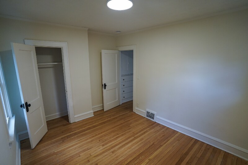 Building Photo - 11416 Clifton Blvd