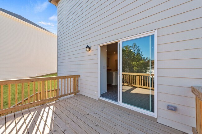 Building Photo - Victoria Heights - 5 bedroom -For Rent $2350