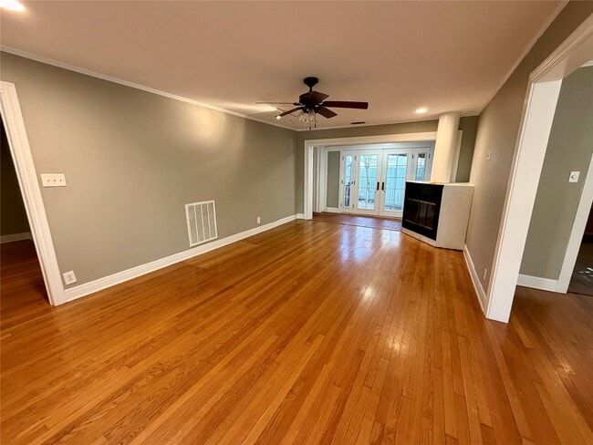 Building Photo - 1621 Cherryhurst St