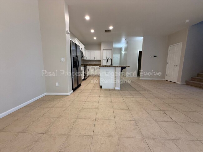 Building Photo - 13327 N 152nd Ave