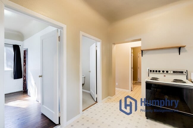 Building Photo - Boise 809Sqft Cute historical home near Veteran's Memorial Park