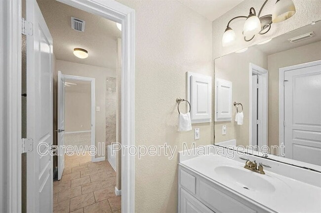 Building Photo - 10907 Lombardia Ct