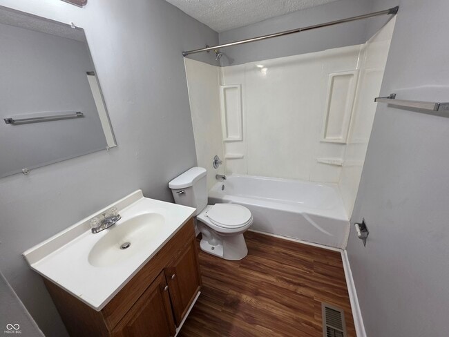 Building Photo - 6262 Eastridge Dr