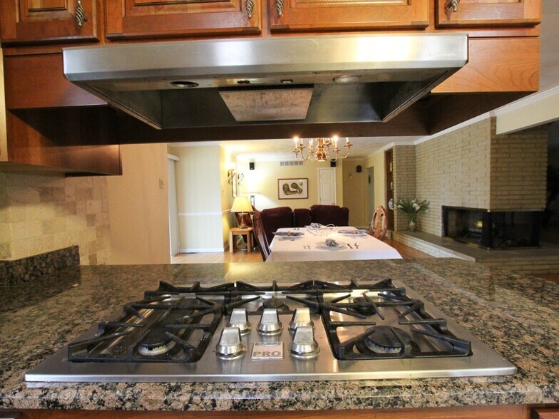 Building Photo - 4950 Lemay Ferry Rd