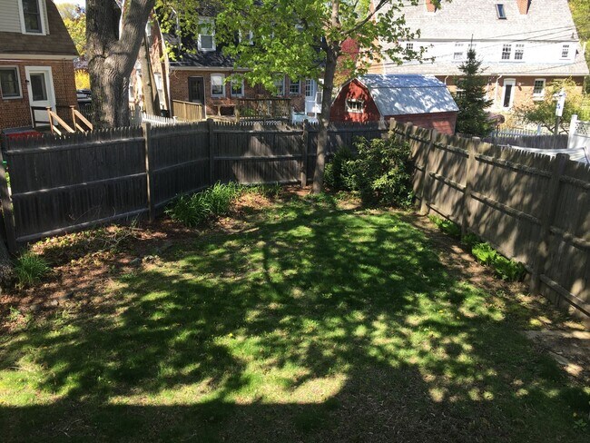 Building Photo - 2-Bedroom Apartment in Atlantic Heights| Close to Downtown Portsmouth| Heat Included!